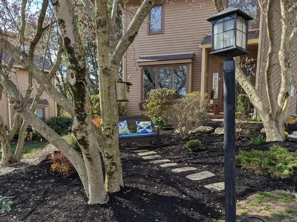 42 Sawgrass Ln, Newtown Square, PA 19073