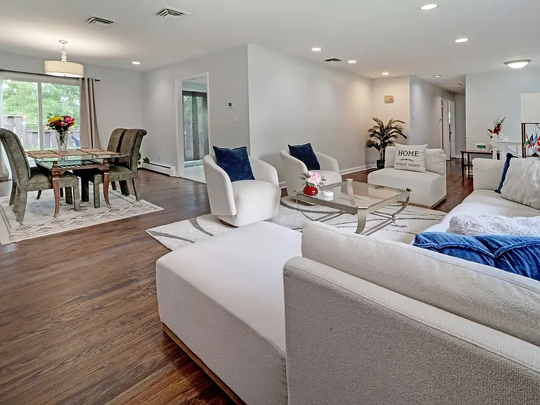 2 Langtree Dr — Photo 3