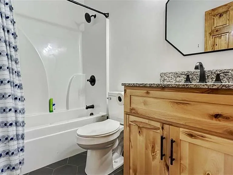 360 Prince Dr — Photo 12