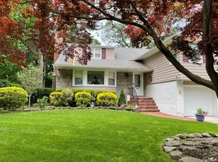 688 Hempstead Avenue, Rockville Centre, NY 11570