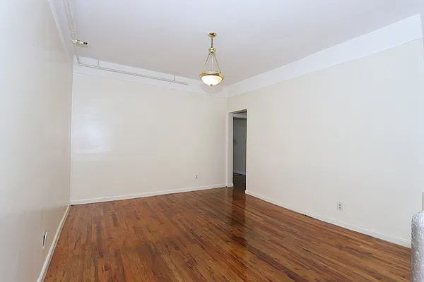 Rented by Nooklyn NYC LLC | media 18