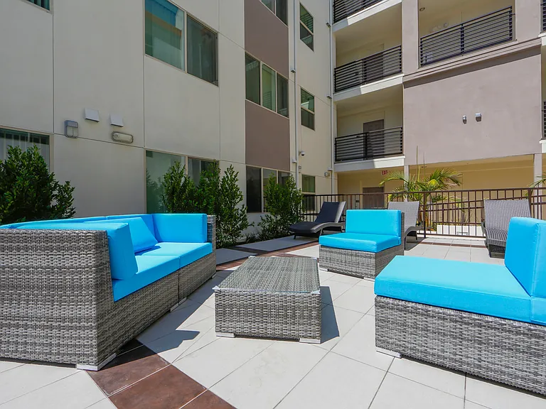 Aura NoHo Luxury Apartments — Photo 7