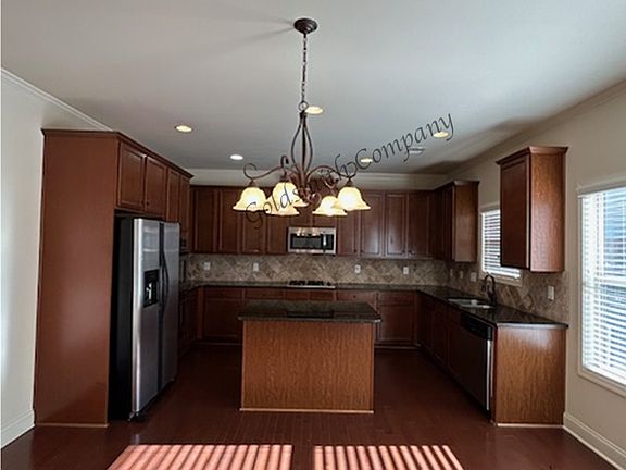 3rd image of 355 Abby Cir