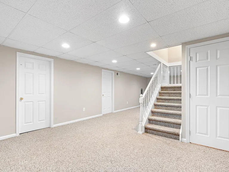5 Ogden Ct — Photo 25
