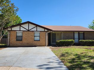 808 Lynnfield Dr, Arlington, TX 76014