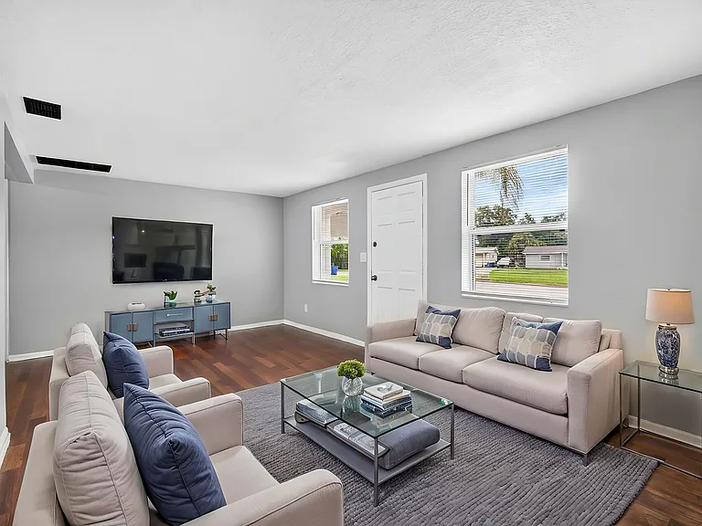 4421 Beacon Square Dr — Photo 3