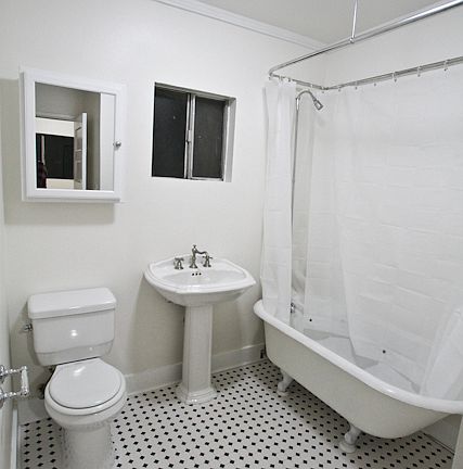 5th image of 1520 1/2 Bath St