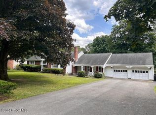 10 Lancaster Dr, Glenville, NY 12302