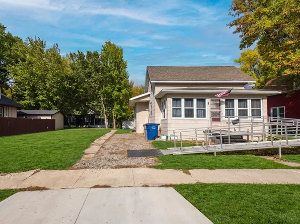 1010 2nd Ave N, Moorhead, MN 56560