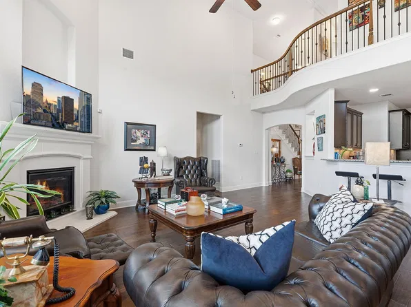 198 Senna Dr, Dripping Springs, TX 78620