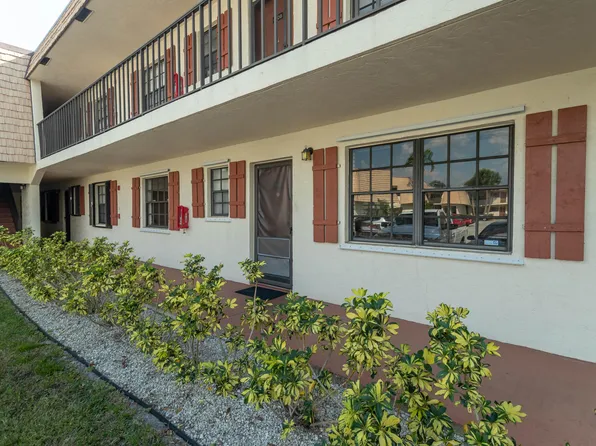 4707 Oak Terrace Drive, Greenacres, FL 33463