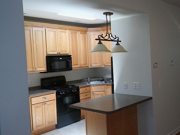 5th image of 3838 Shenandoah Ave Floor 2