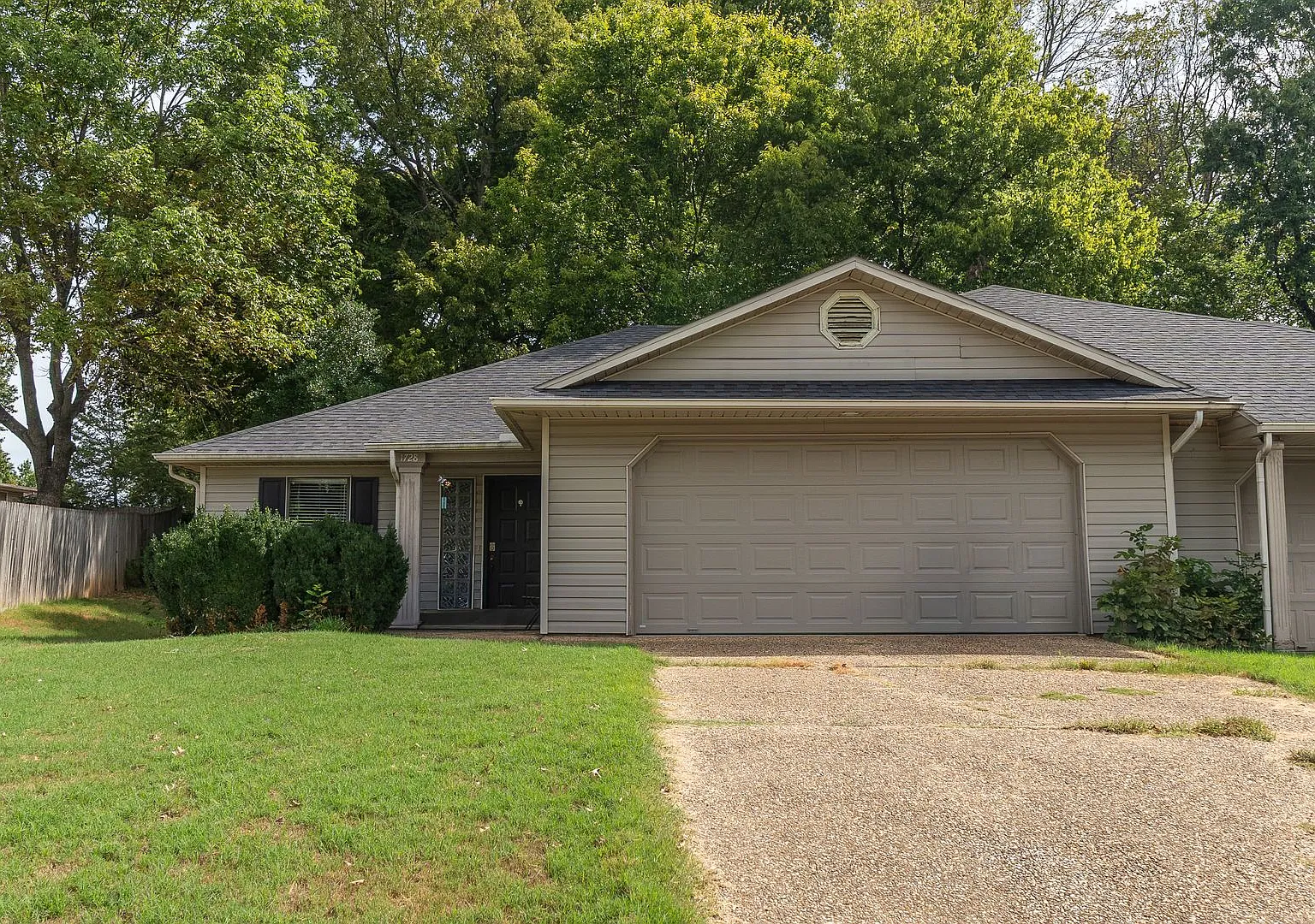 2 BR, 2 BA Duplex in East Fayetteville — Photo 1