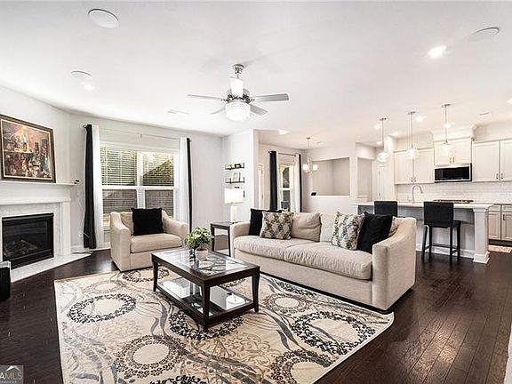 4th image of 55 Clubhouse Way