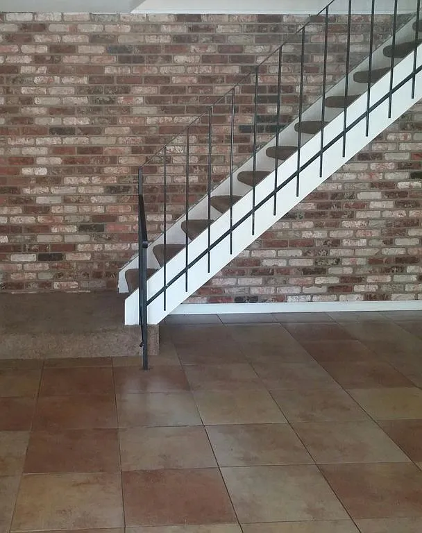 2 bed, 903 sqft, $2,400 — Photo 1