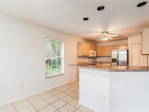 5th image of 4517 Barton Dr