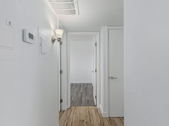 4th image of 2503 E Clarendon Ave #2B-1Ba-800Sqft
