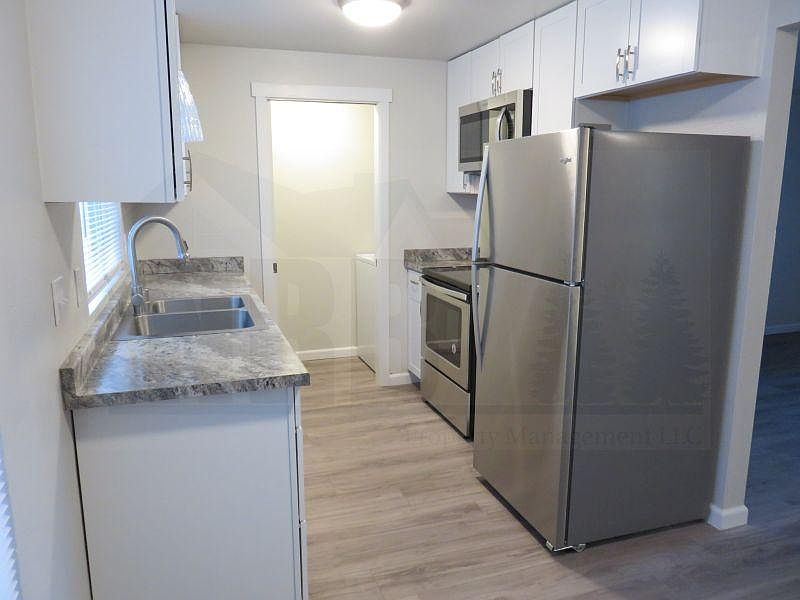 1st image of 3205 E D St APT 1
