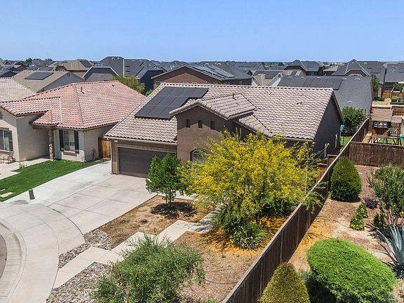 4th image of 9230 Oak Garden Ln