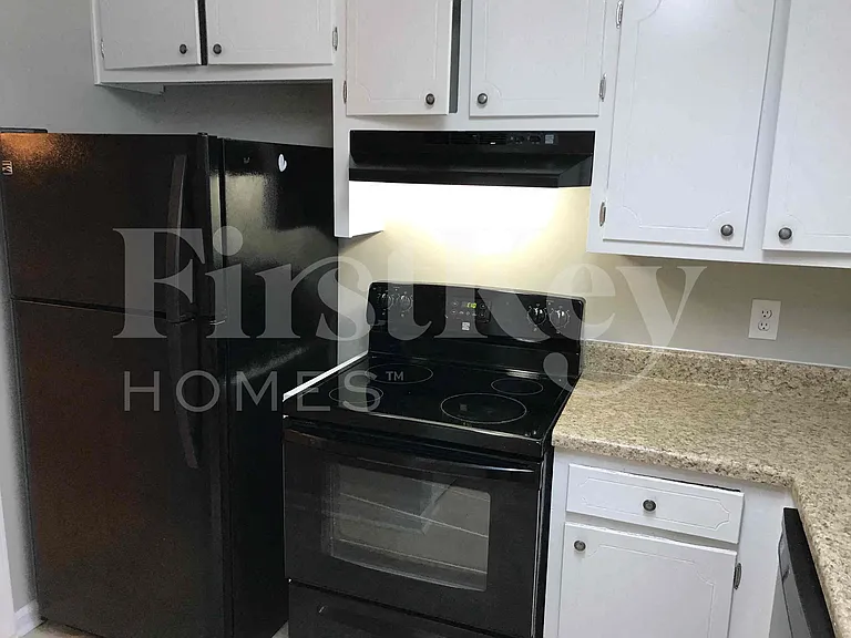 1023 Park Gate Pl — Photo 4