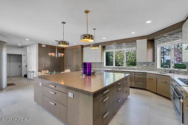 3 Clover Hill Pl — Photo 8