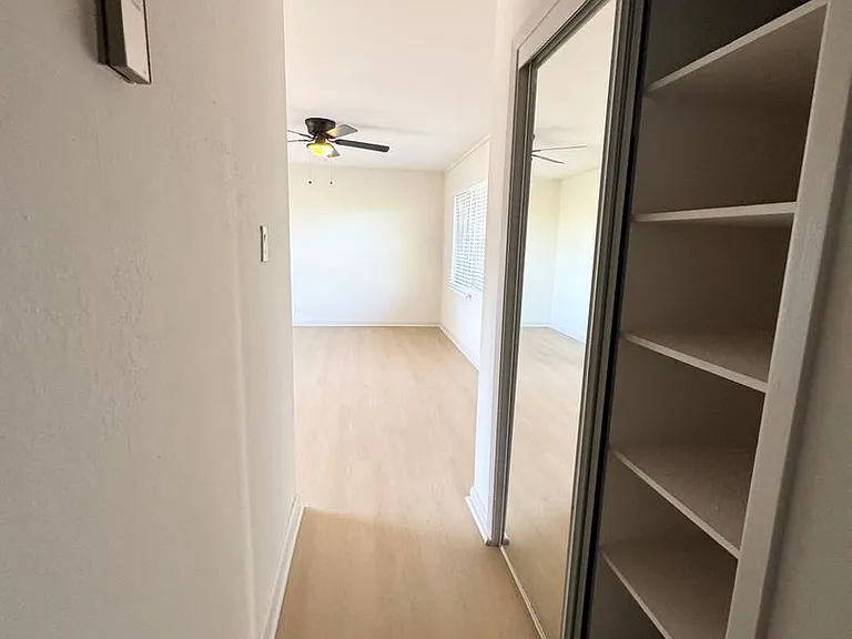 655 N Delaware St — Photo 26