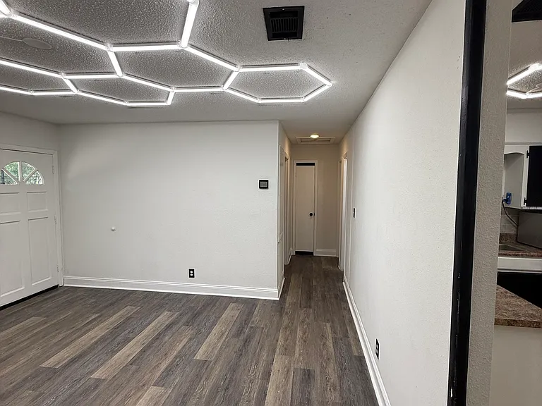 1511 Creighton Rd #D — Photo 6