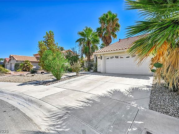 5th image of 390 Rushing Creek Ct