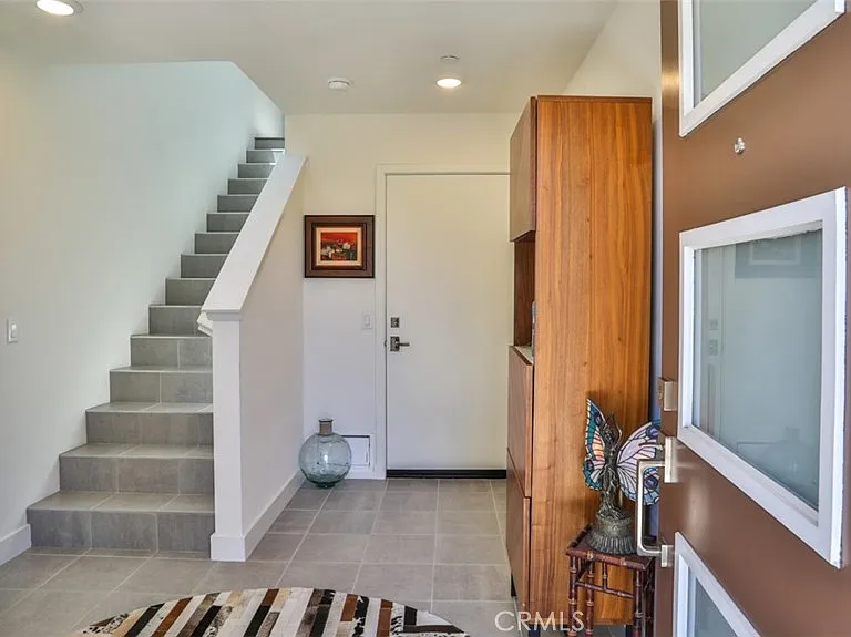 1207 Doheny Way — Photo 3