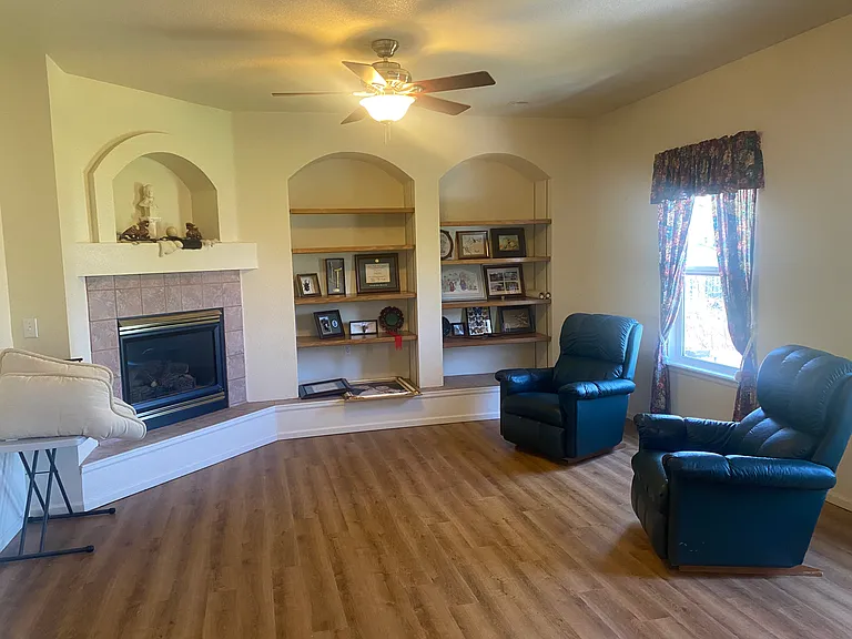 1766 Preston Dr — Photo 3