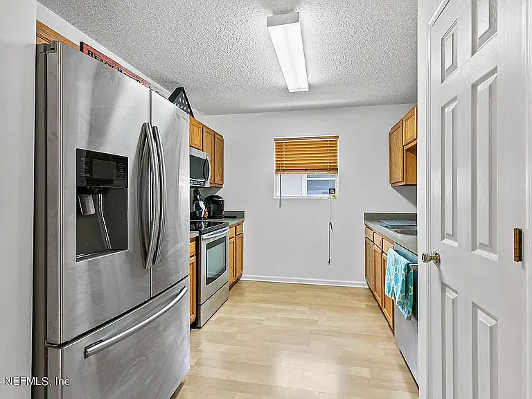 1249 Homard Pl — Photo 9