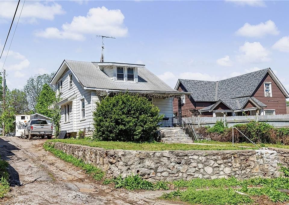 2nd image of 1612 Topping Ave