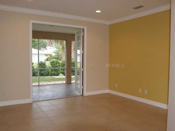 3rd image of 129 Valencia Lakes Dr