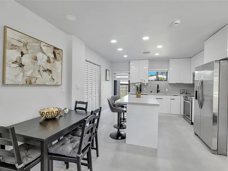 6021 SW 19th St — Photo 13