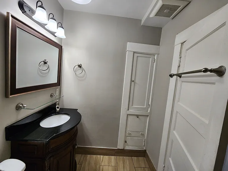 1544 S Van Ness Ave — Photo 22