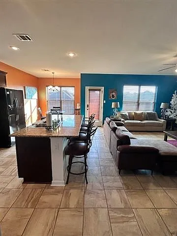 3 bed, 2.0 bath, 1461 sqft, $2,350 — Photo 4