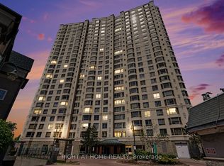 228 Bonis Ave #1612, Toronto, ON M1T3W4