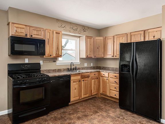 3rd image of 141 E Donaldson Dr