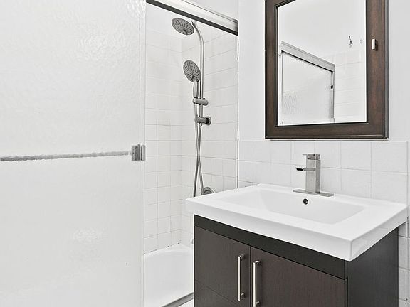 5th image of 7 E 14th St APT 1525