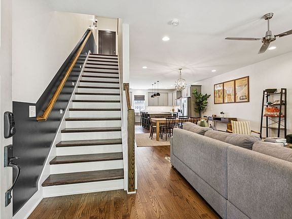 3rd image of 2118 Elliott Ave APT 10