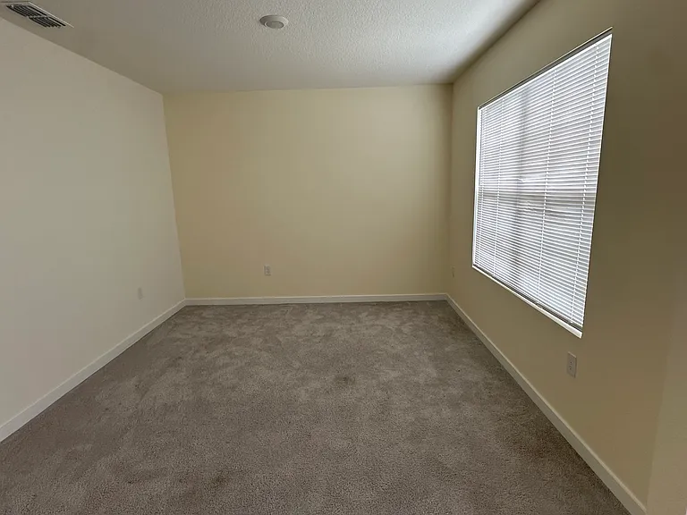 412 Chayne Pl — Photo 2