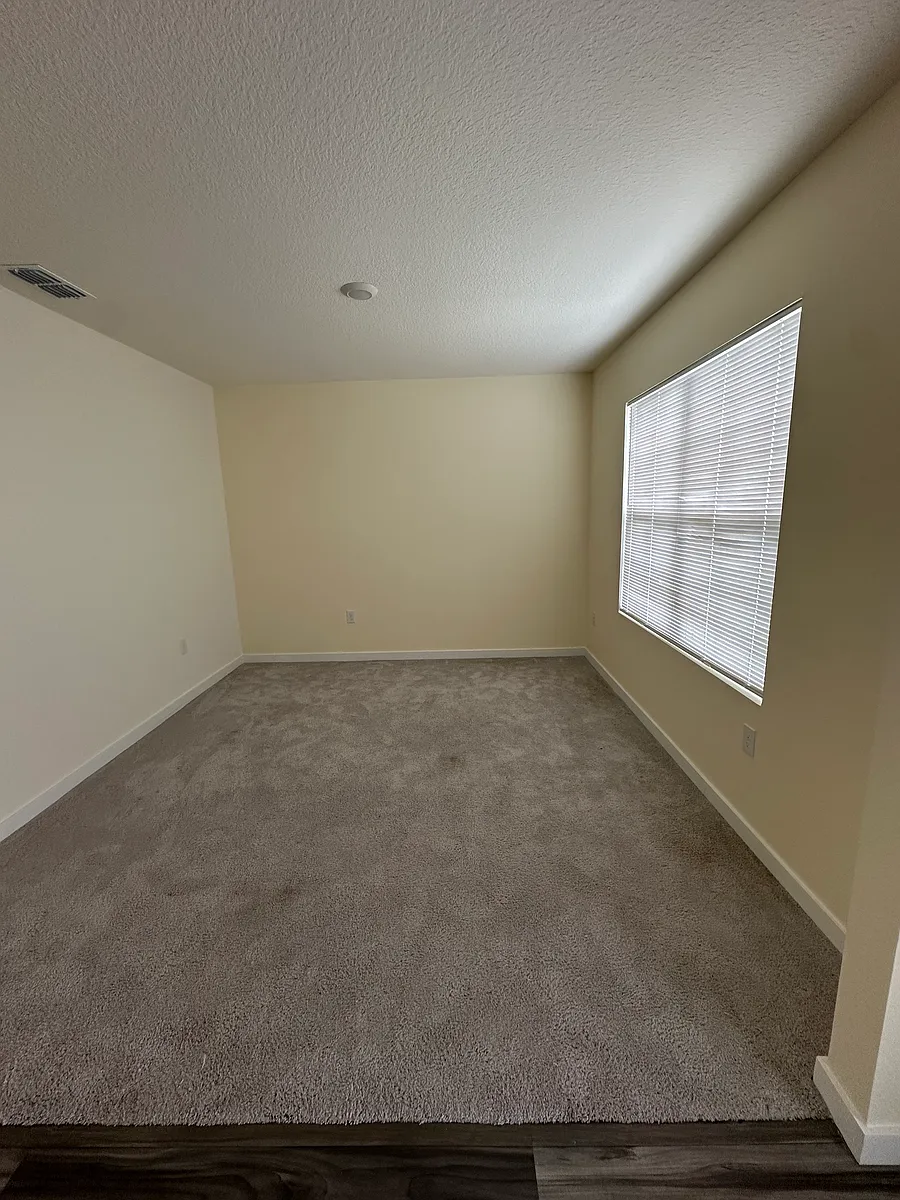 Building Photo - 412 Chayne Pl