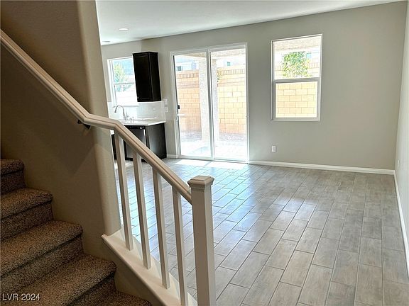 3rd image of 10215 Ullom Dr