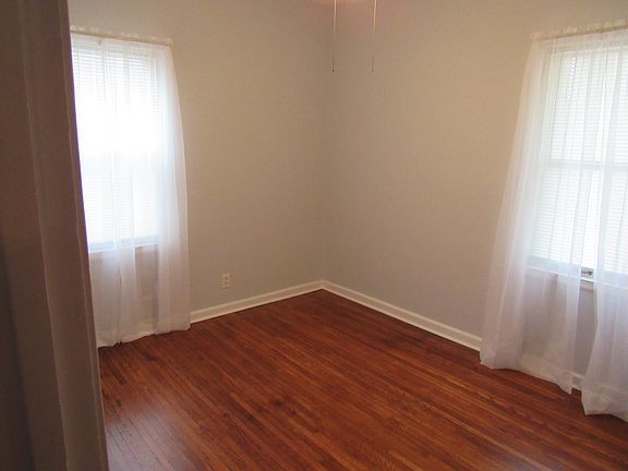 3rd image of 1420 E Morgan Ave