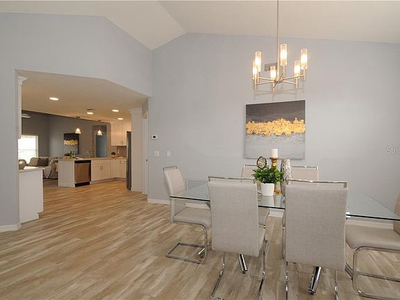 3rd image of 2935 Robinwood Ln