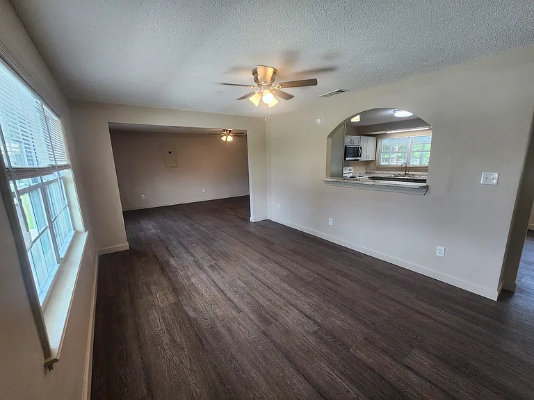 535 Azalea St — Photo 4