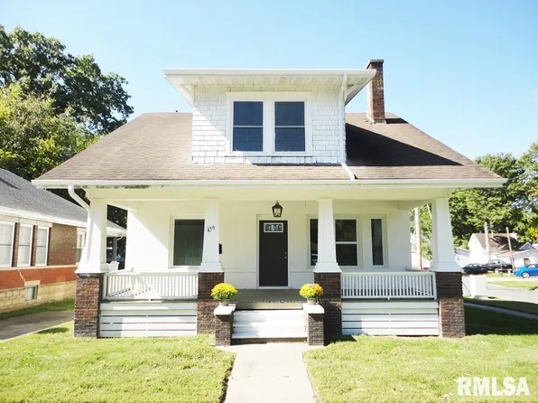 439 N Cherokee St, Taylorville, IL 62568
