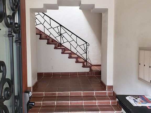 2nd image of 202 N La Peer Dr APT 3
