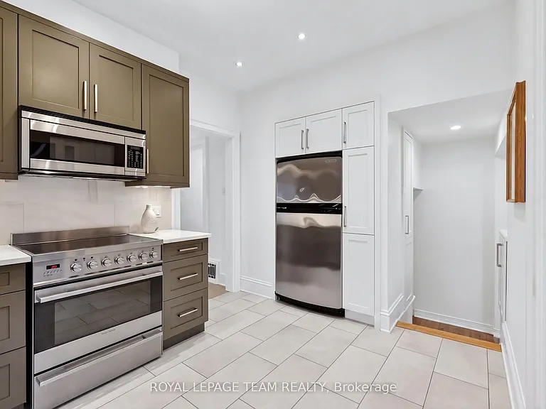 131 Acacia Ave — Photo 14