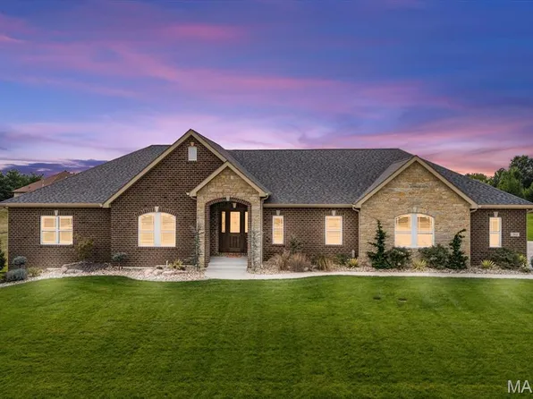 512 Benjamin Ln, Waterloo, IL 62298